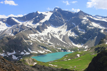 Naklejka na ściany i meble alpine lake surrounded by mountains