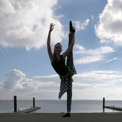 La Jeune Fille et le Grand Ecart 1