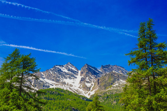 a wonderfull view of the Three Levanne,are the most famous  mountains in the National Park of Great Paradise,in Piedmont,Italy