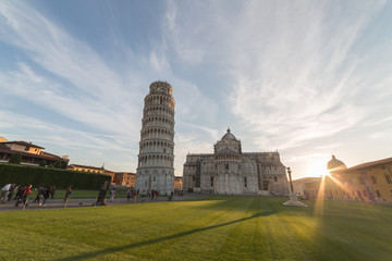 Torre pendente di Pisa al tramonto