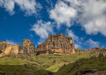 Fototapeta na wymiar Rock formations of the Drakensberge at the Mkhomazi Wilderness area