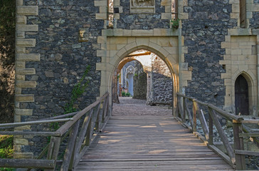 Zamek Grodziec - brama.