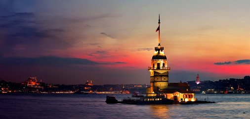 Fototapeta premium Maiden Tower in Istanbul