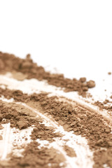 Streaks in Cocoa or Dirt Tracks