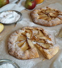 Галета с яблоками