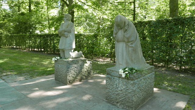 The Grieving Parents by Käthe Kollwitz at Vladslo German war cemetery.