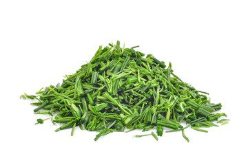 Obraz na płótnie Canvas pile of slice green senegalia pennata leaf or or cha om isolated on white background