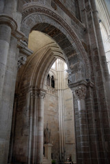 Fototapeta premium Vézelay : Petite ville et église Sainte-Marie-Madeleine