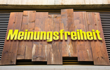 Schild 222 - Meinungsfreiheit