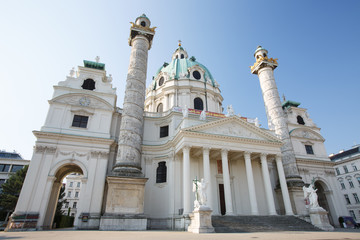 Fototapeta na wymiar The Karlskirche, or St. Charles Church, is one of Vienna's greatest and most interesting buildings