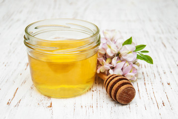 honey with acacia blossoms