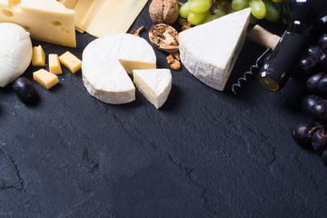 cheese with grapes and walnuts