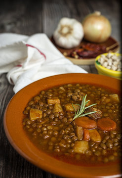 Stew of lentils with chorizo and pork