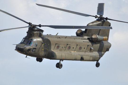 CH-47 Chinook helicóptero de transporte