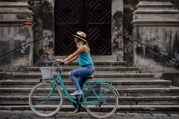 City tour by bike