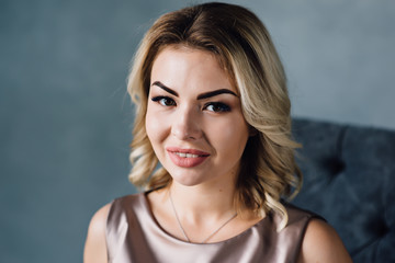 Naklejka premium Portrait of a beautiful brunette woman