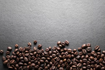Rolgordijnen Coffee Beans on black background,top view. © saknakorn