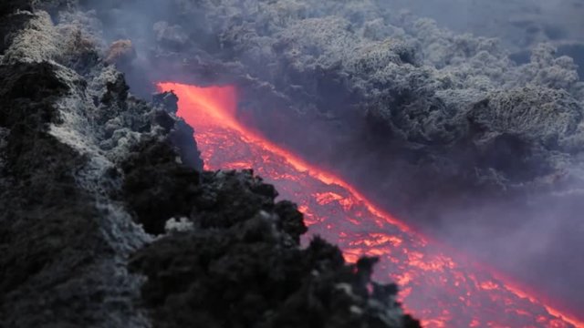 Effusive Activity at Mount Etna Volcano 