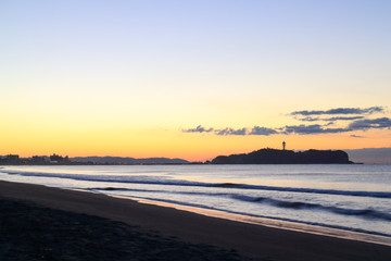 江ノ島と朝焼け