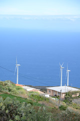 Fototapeta na wymiar Windkraftanlagen auf La Palma