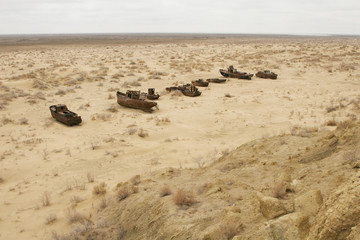 Fototapeta na wymiar Aral sea shipwreck