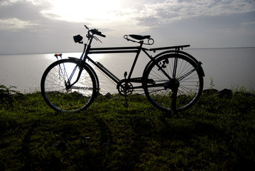 Fototapeta na wymiar Old bike in Thailand, old bike in dam
