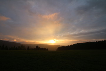 Fototapeta na wymiar Sonnenaufgang im Harz in Sankt Andreasberg.