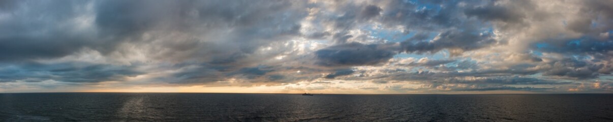 Sonnenuntergang auf dem Meer