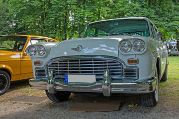 Fototapeta na wymiar alte amerikanische Limousine