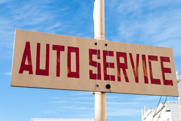 abgenutztes schild shabby sign auto service