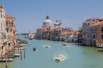 Obraz na płótnie Canvas Venedig Kanal, im Hintergrund Santa Maria della Salute