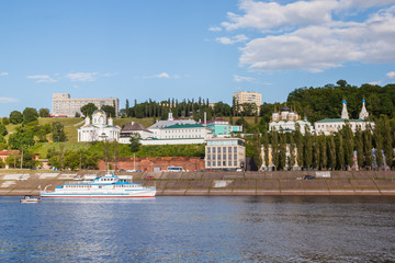 Fototapeta na wymiar Annunciation Monastery and motor ship at the pier in Nizhny Novgorod