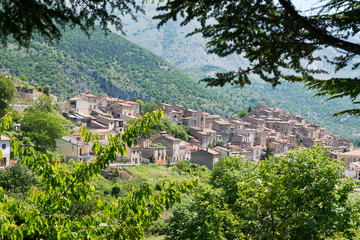 Fototapeta na wymiar Villalago Abruzzo