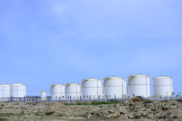 Store containers in chemical plants