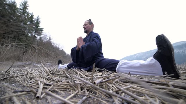 Kung Fu Master Training Sitting Leg Stretch 4K