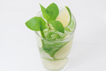 カクテルのモヒート