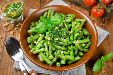 Green beans with pesto and pine nuts