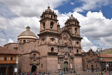 Fototapeta na wymiar Eglise de la Compania de Jesus plaza de Armas à Cusco au Pérou