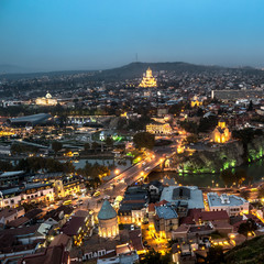 Fototapeta na wymiar beautiful view of Tbilisi in the evening