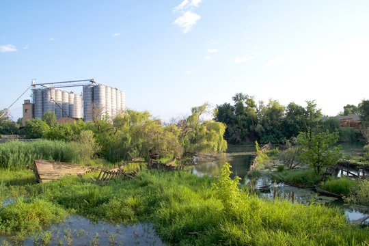Cimitero dei Burci / barconi a Casier di Treviso , Veneto Italia sul Parco Regionale del fiume Sile