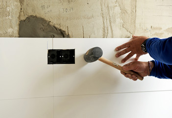 Alicatador trabajando