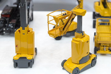 The lifting car model .