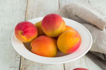 Apricosans in a plate.