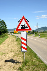 Verkehrsschild Bahnübergang 