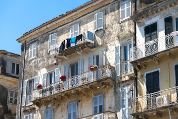 Fototapeta na wymiar Balcony of old building in the old town of Corfu