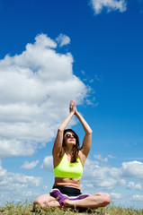 Obraz na płótnie Canvas girl engages in yoga