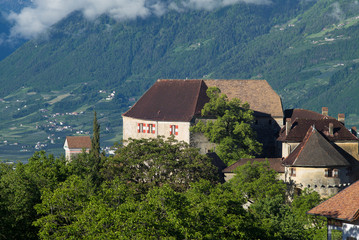 Fototapeta na wymiar Blick auf Schenna in Südtirol 