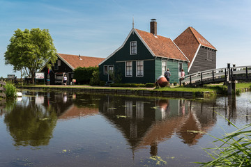 Fototapeta na wymiar Case sul canale Olanda