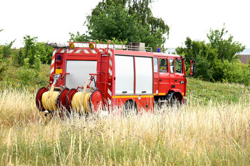 pompiers en intervention sur un incendie