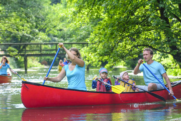 Familienausflug mit dem Canadier